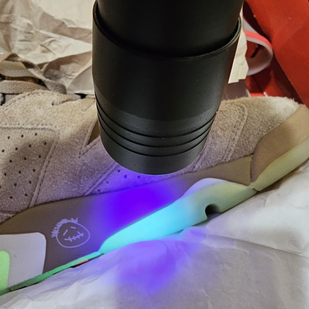 Jordan 6 Travis Scott "British khaki"